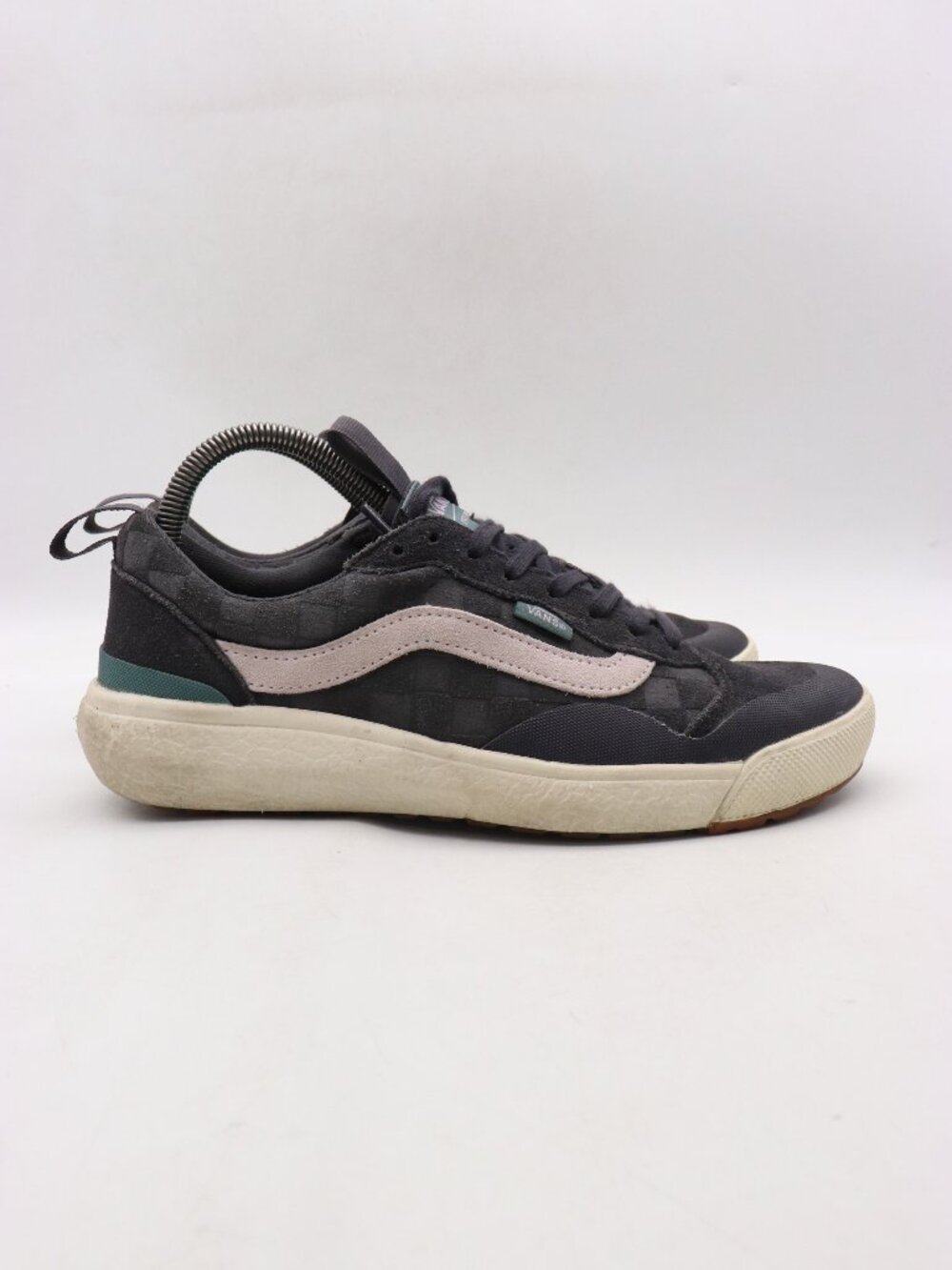 Vans UltraRange EXO Checkerboard Men's Size 7.5 Women's 9 Skateboarding Sneakers